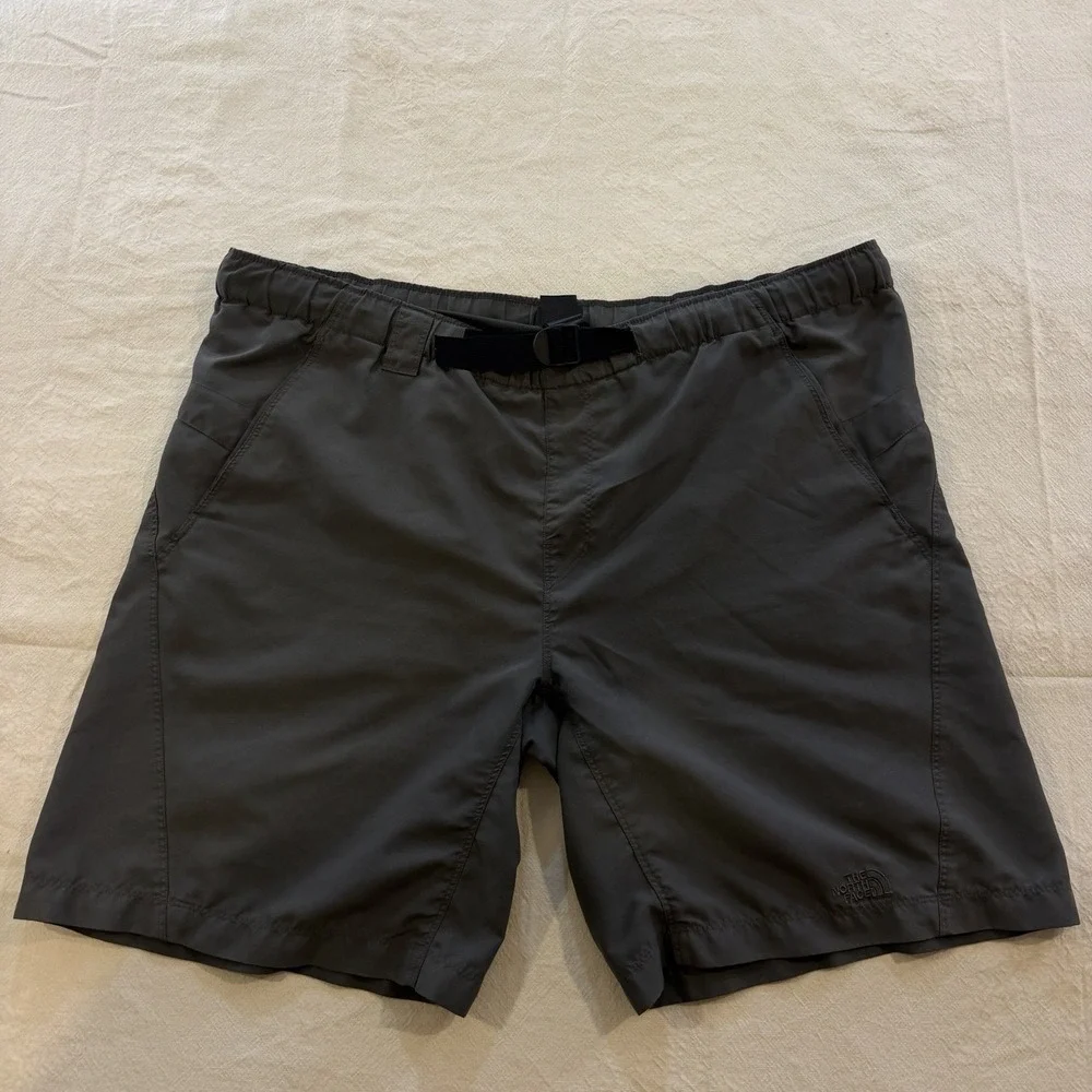 The North Face Class V Pathfinder Belted Shorts Men's Size Large Blue Hiking EUC